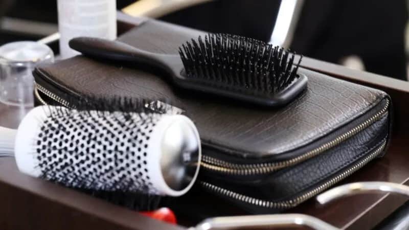 Najlepsza szczotka do włosów – wybierz idealną dla swoich potrzeb Najlepsza szczotka do włosów – wybierz idealną dla swoich potrzeb